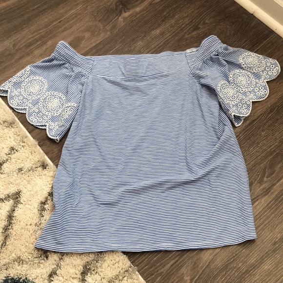 LOFT Tops - Loft off the shoulder top